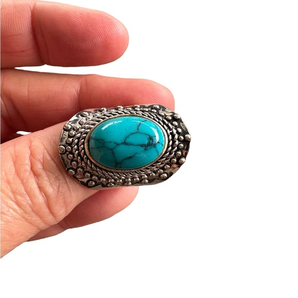 Antique Silver and Turquoise Stone Ring - Picture 4 of 7